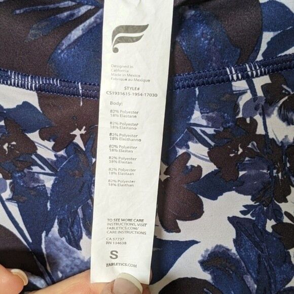 5/$55 Fabletics Powerhold Capri leggings - Small - navy black floral - Picture 3 of 4
